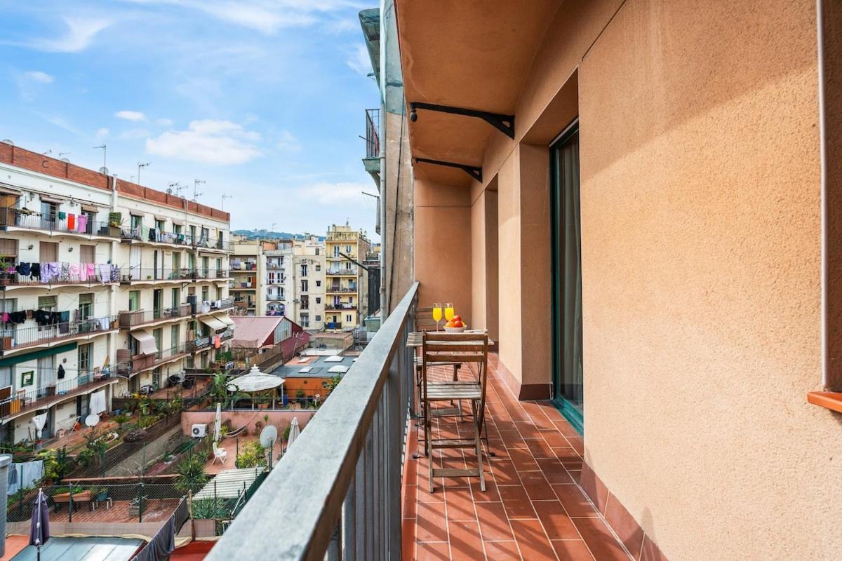 Lodging Apartments Liceu G1 บาร์เซโลนา ภายนอก รูปภาพ