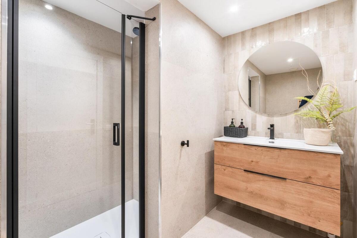 Lodging Apartments Liceu G1 บาร์เซโลนา ภายนอก รูปภาพ