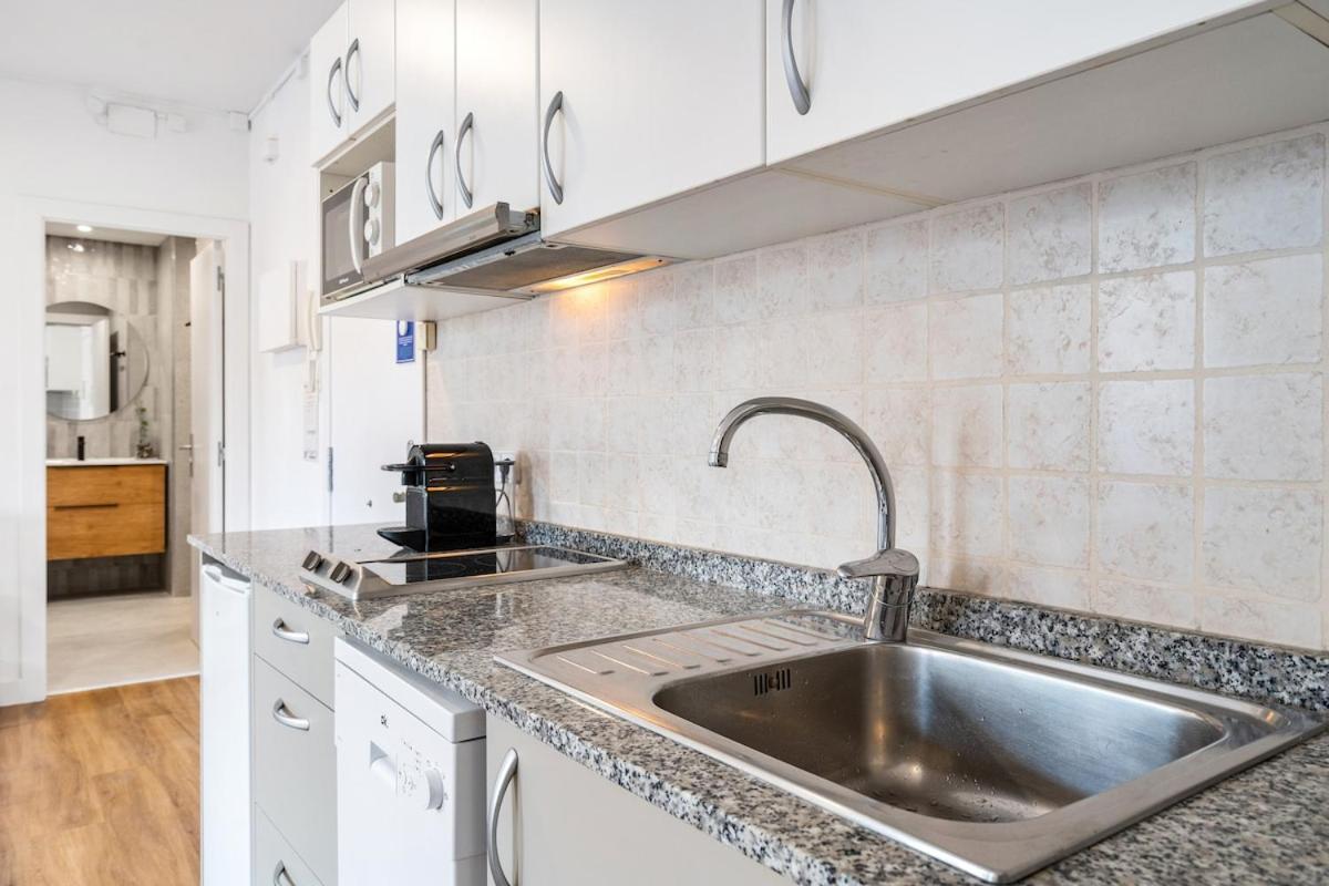 Lodging Apartments Liceu G1 บาร์เซโลนา ภายนอก รูปภาพ
