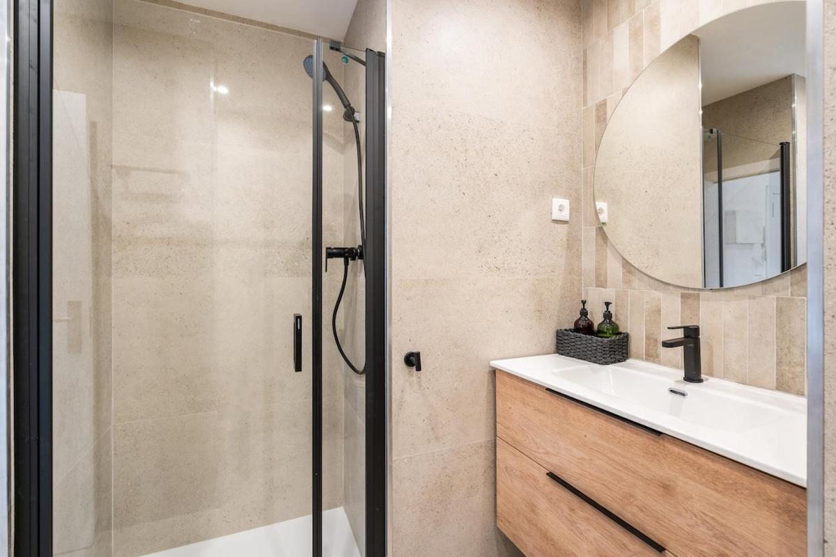 Lodging Apartments Liceu G1 บาร์เซโลนา ภายนอก รูปภาพ